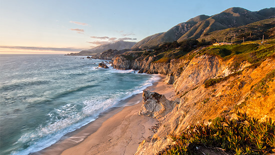 Kreuzfahrt-Destinationen auf Kreuzfahrtschiffen. Flüsse, Gewässer, Meere und Meer entdecken Kreuzfahrt-Destinationen auf Kreuzfahrtschiffen. Flüsse, Gewässer, Meere und Meer entdecken