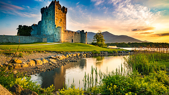 Kreuzfahrt-Destinationen auf Kreuzfahrtschiffen. Flüsse, Gewässer, Meere und Meer entdecken Kreuzfahrt-Destinationen auf Kreuzfahrtschiffen. Flüsse, Gewässer, Meere und Meer entdecken